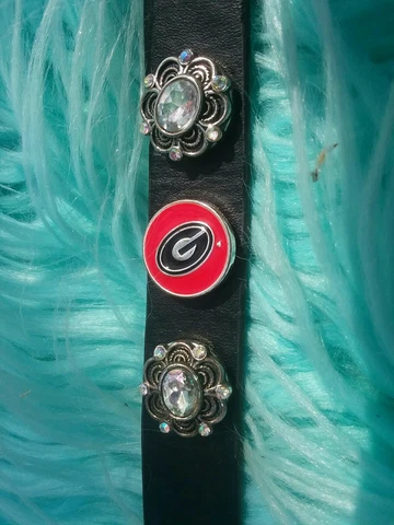 GEORGIA BULLDOGS LEATHER 1" width BAND BRACELET Snap silver tone Rhinestones Cover