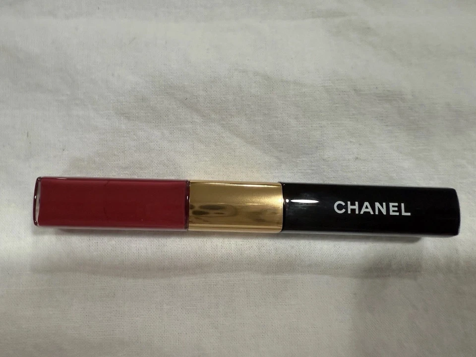 CHANEL Le Rouge Duo Ultra Tenue Lip Gloss - 43 Sensual Rose