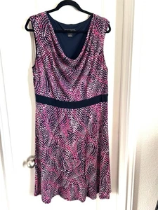 Jessica Howard Damen ärmelloses Kleid mit Wasserfallausschnitt pink/schwarz abstrakter Druck Größe14 - Bild 1 von 8