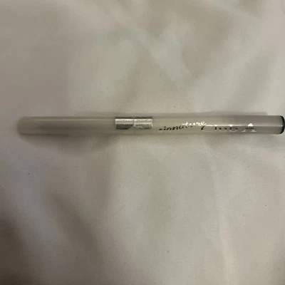 SIGNATURE CLUB A EASY TO USE EYELINER PENCIL New Take A Look Black - Image 1 of 4