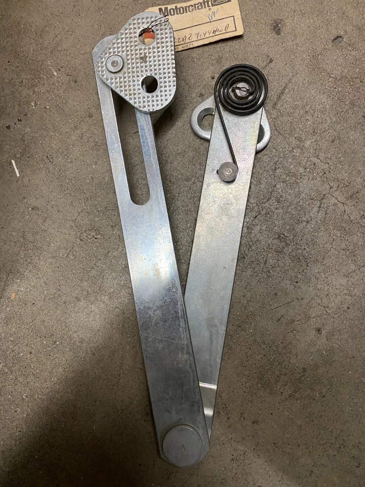 Ford Galaxie/Mercury Monterey 1962 puerta trasera bisagra de apoyo lado derecho-C2Az-7144400-A Foto 1 de 1