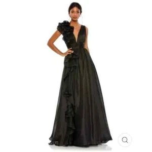 NEW, Mac Duggal RUFFLE SHOULDER V-NECK CHIFFON GOWN in Black Size 2 #WD382 - Picture 1 of 10