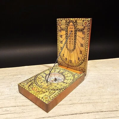 Antique Style DIPTYCH POCKET SUNDIAL / COMPASS - Image 1 of 4