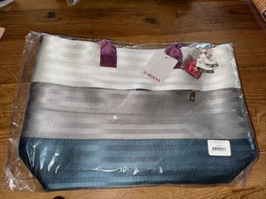 Neu mit Etikett Harveys Gürteltasche Harveys On Ice Beuteltasche Pflaume/Taube/Schiefer Medium Stromlinie - Bild 1 von 7
