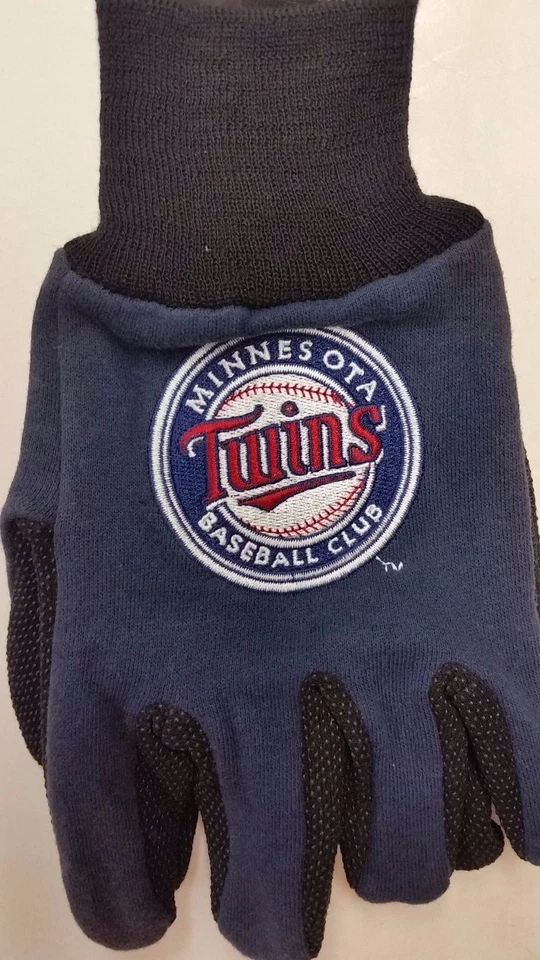 MLB Minnesota Twins Sport Utility Gloves, NEW (2 Pairs of Gloves) - Image 1 of 1