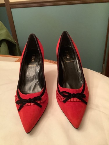 Decolte Fendi in pelle scamosciata rosse a punta nere con tacco a fiocco taglia 36 5 US 6 5