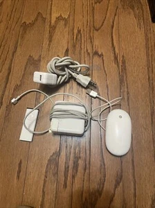 Lot of 4 previously owned Apple Accessories Chargers, Cables, Adapters, and More - Bild 1 von 5