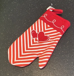 NWT Red Oven MIT, Glove, Pot Holder , Protector, Mitten Mitts Valentines  - Picture 1 of 4