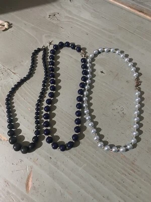 3 COLLANE DONNA BLU NOTTE PERLINE LUCITE GENUINE 100% Necklace MINT - Immagine 1 di 4