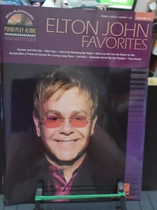 Elton John Piano Play-Along Favorites PVG Buch/CD - Bild 1 von 5