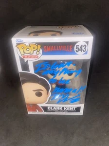 SIGNIERT TOM WELLING Clark Kent #543 Smallville Funko Pop + Protector + Zitat Echtheitszertifikat - Bild 1 von 8