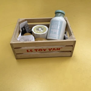 Le Toy Van Wooden Eggs & Dairy Toy Crate with Pretend Milk and Cheese Role Play - Picture 1 of 2