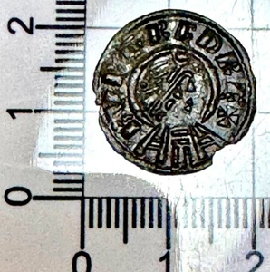 X114: Middle Saxon Hammered Silver Penny - BURGRED, moneyer LIAFMAN, AD 852-74 - Picture 1 of 4