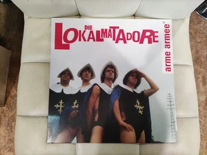 DIE LOKALMATADORE - ARME ARMEE   VINYL LP NEU - Bild 1 von 2