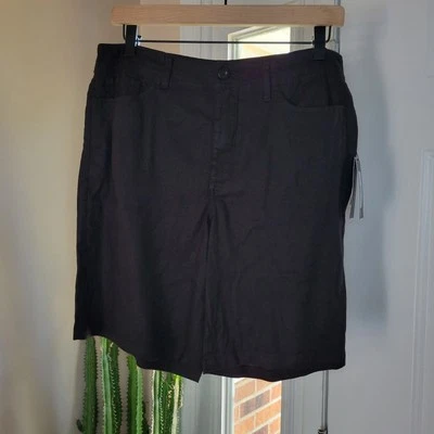 NWT NYDJ Blank Lightweight Linen Blend 9" Inseam Shorts, Size 6 - Image 1 of 4