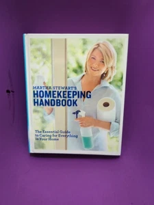 Martha Stewart's Homekeeping Handbook : The Essential Guide to Caring for... - Foto 1 di 5
