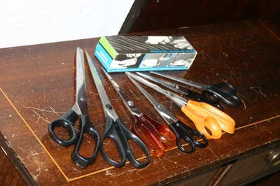 Konvolut alte Scheren - bis 23 cm Länge - elektrische Schere (1) - Alter unbekan - Bild 1 von 4