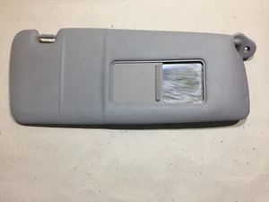 BMW E46 SEDAN TOURING SUN VISOR WITH MIRROR-COVERING RIGHT HELLGRAU 51168267902 - Picture 1 of 2