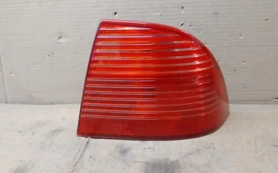 Lámpara de luz trasera SAAB 9-5 2007 4 puertas montada en cuarto lado derecho Foto 1 de 4