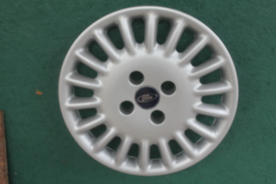 Tapacubos Ford Contour 1998 a 2000 15" original 7005 de fábrica 97BG1130MA Foto 1 de 1