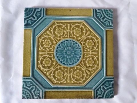 STUNNING english  MAJOLICA SYMMETRICAL GREEN & BLUE ENGLISH ANTIQUE 6 INCH TILE Cover