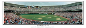 Póster panorámico sin marco de los Filis de Filadelfia 2003 Last Pitch at the Vet #2028 - Imagen 1 de 1