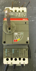 ABB SACE S4, TYPE S4H CIRCUIT BREAKER 3 POLE 600V 250AMP Used Cut Out - Picture 1 of 11