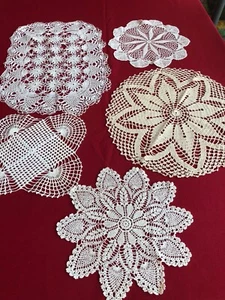 5 tapetes de ganchillo a mano, varios patrones/formas, beige claro, aguja fina - Imagen 1 de 7