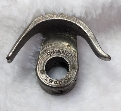 Vintage Singer Shuttle Carrier for class 31-20 Used original part Simanco - Image 1 of 3