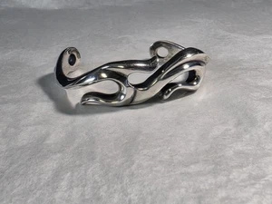 Bracciale Moto Vintage Sterling Pesante Tribale Fiamma Onda 55 Grammi - Foto 1 di 10