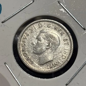 1943 Canada Silver (.800) 10 Cents- Canadian Coin- Free Shipping Dime #13 - Picture 1 of 2
