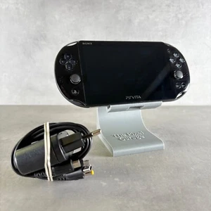 SONY PLAYSTATION PS VITA SLIM CONSOLE Nera PCH-2016 + Caricatore - Imagen 1 de 8