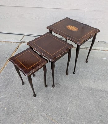 Vintage Set of 3 English Regency Mahogany Wood Nesting Tables Queen Anne Legs K4 - Image 1 of 4