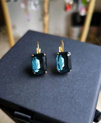 Vergoldete Ohrringe mit Swarovski Octagon Crystal in Denim Farbe 👖 - Bild 1 von 4