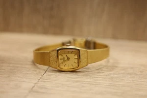 Orologio Seiko Vintage Donna Classico Lusso Tono Oro 2C20-6450 Quadrante Oro Nuovo Bat - Foto 1 di 6