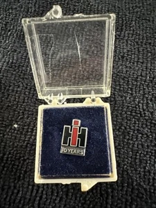 Vintage International Harvester 10 Jahre Mitarbeiter Service Schraubbolzen - Bild 1 von 3