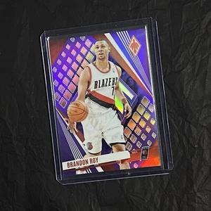 2024 PANINI - PHOENIX NBA - PURPLE PRIZM 025/150 - BRANDON ROY - BLAZERS - Bild 1 von 2