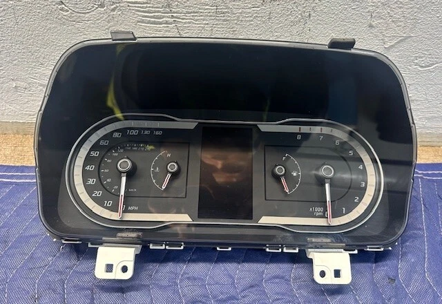 2023 Hyundai Tucson Speedometer Gauges Instrument Cluster 4k Miles OEM - Image 1 of 4