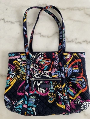 Bolso de Mano Vera Bradley Mariposa Flutter Retirado Acolchado Algodón Cartera de Hombro Foto 1 de 4