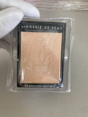 Guerlain Lingerie de Peau Soft Finish Powdery Foundation Beige Clair/Light Beige - Image 1 of 2