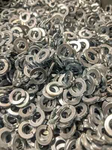 LAVADORA DE BLOQUEO DIVIDIDO 1/4" GALVANIZADA 100 CADA UNA - Imagen 1 de 1