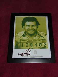 8 X 10 PABLO ESCOBAR PHOTO REPRINT WITH ORIGINAL ROBERTO AUTOGRAPH & FINGERPRINT - Picture 1 of 3