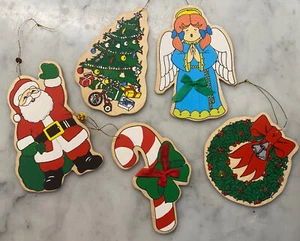 Wood Christmas Ornaments Set of 5 Painted Gold Thread Hangers 4” Excellent - Picture 1 of 7