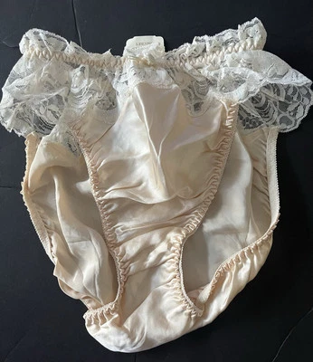 NWT Women’s SMALL Victoria’s Secret 100% SILK PANTY Ivory Vintage 1980’s - Image 1 of 4
