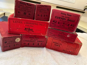 Hornby postwar 0 gauge clockwork track - 46 pieces plus a level crossing, boxed. - Picture 1 of 7