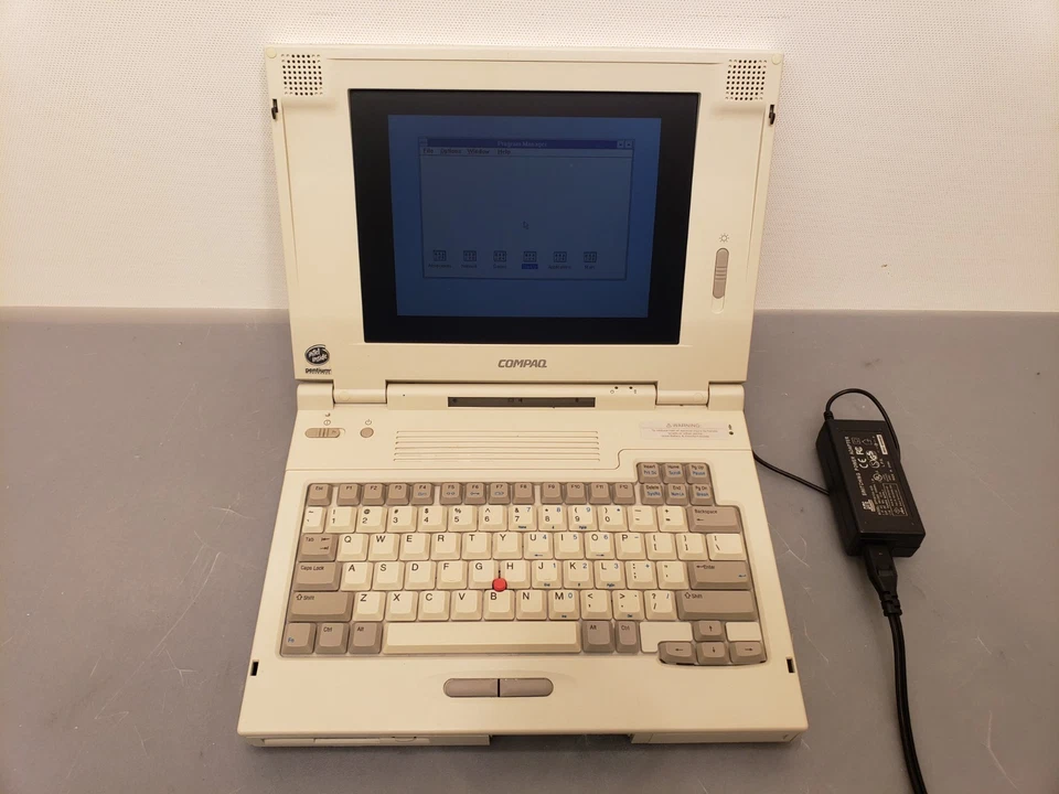 Computadora retro portátil Compaq LTE 5100 de colección 90 MHz 72 MB 2,1 GB DOS 6,22 Win 3,11 Foto 1 de 4