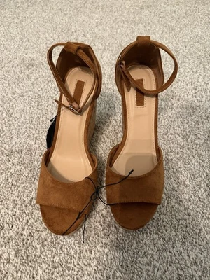 Sandalias de plataforma de cuña Forever 21 para mujer color tostado talla 10 nuevas con etiquetas correa de tobillo con punta abierta Foto 1 de 4