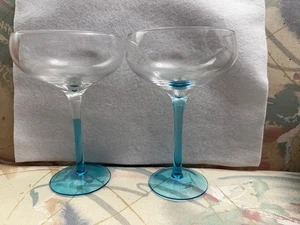 BOMBAY SAPPHIRE GIN BLUE 6.25" TALL MARTINI GLASSES ETCHED LOGO SET OF 2 - NEW - Picture 1 of 4