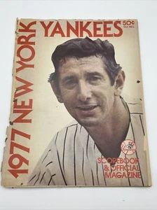 1977 New York Yankees Scorebook & Official Magazine - Picture 1 of 10