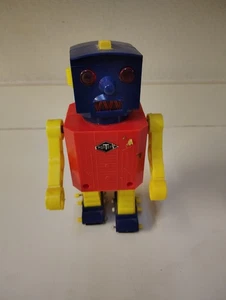 ROBOT VINTAGE TUTTO IN PLASTICA FUNZIONANTE - Foto 1 di 10